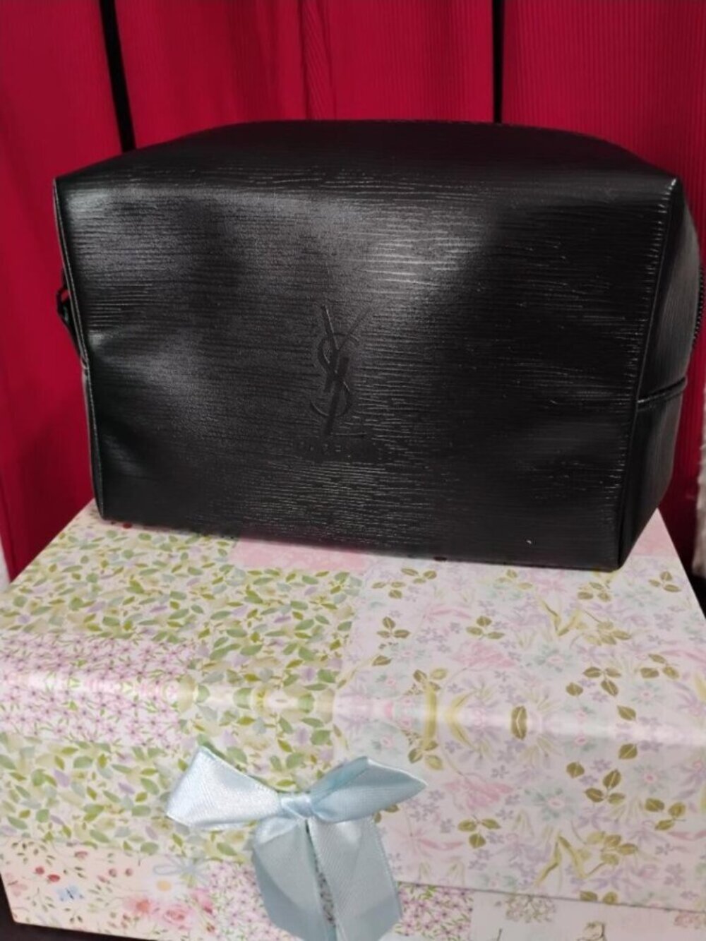 Yves Saint Laurent Black Beaute Parfum Pouch Bag New